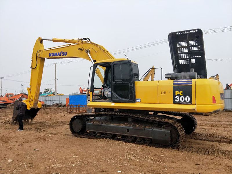 Used Komatsu PC300-7 excavator|No. 24518-17