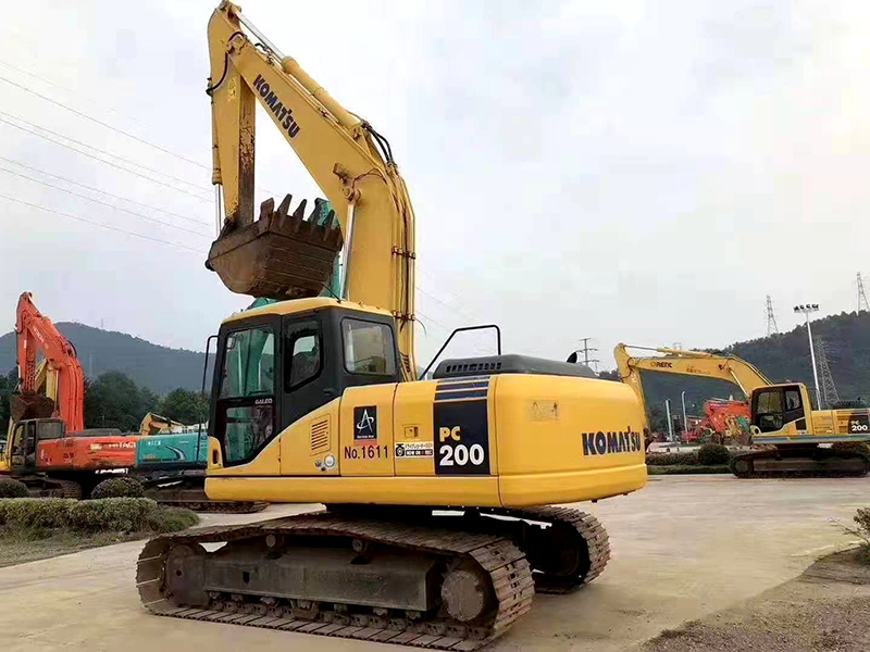 Used Komatsu PC200-7 excavator|No. 24517-5