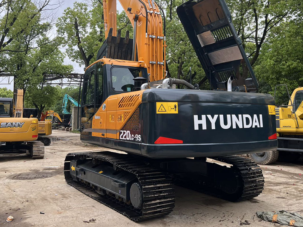 Used Hyundai R220-9S Excavator | Serial No. 24529-13