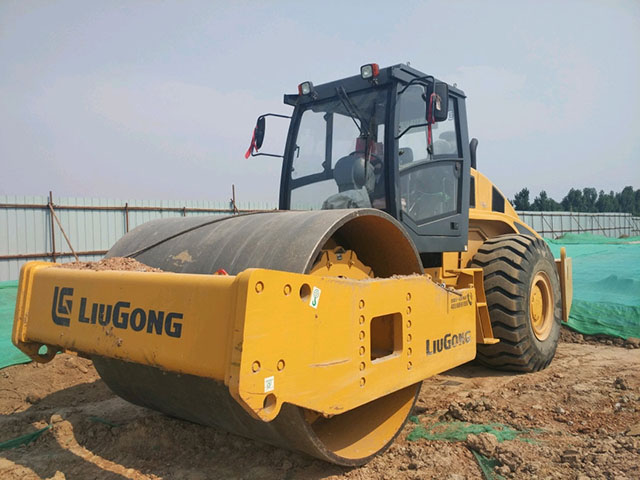 Used LIUGONG CLG6126road roller|No. 24523-22