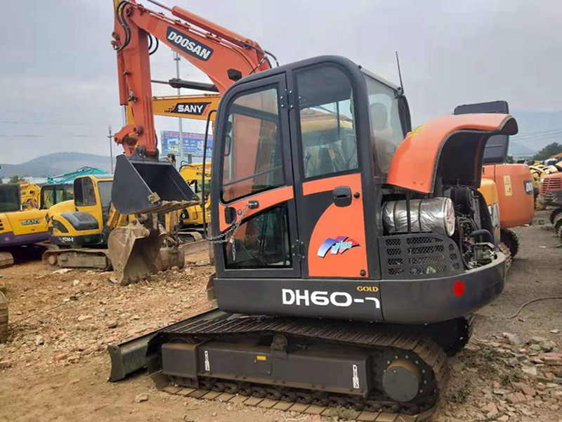 Used Doosan DH60-7 Excavator | No. 24531-7