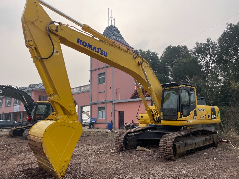 Komatsu PC400-8