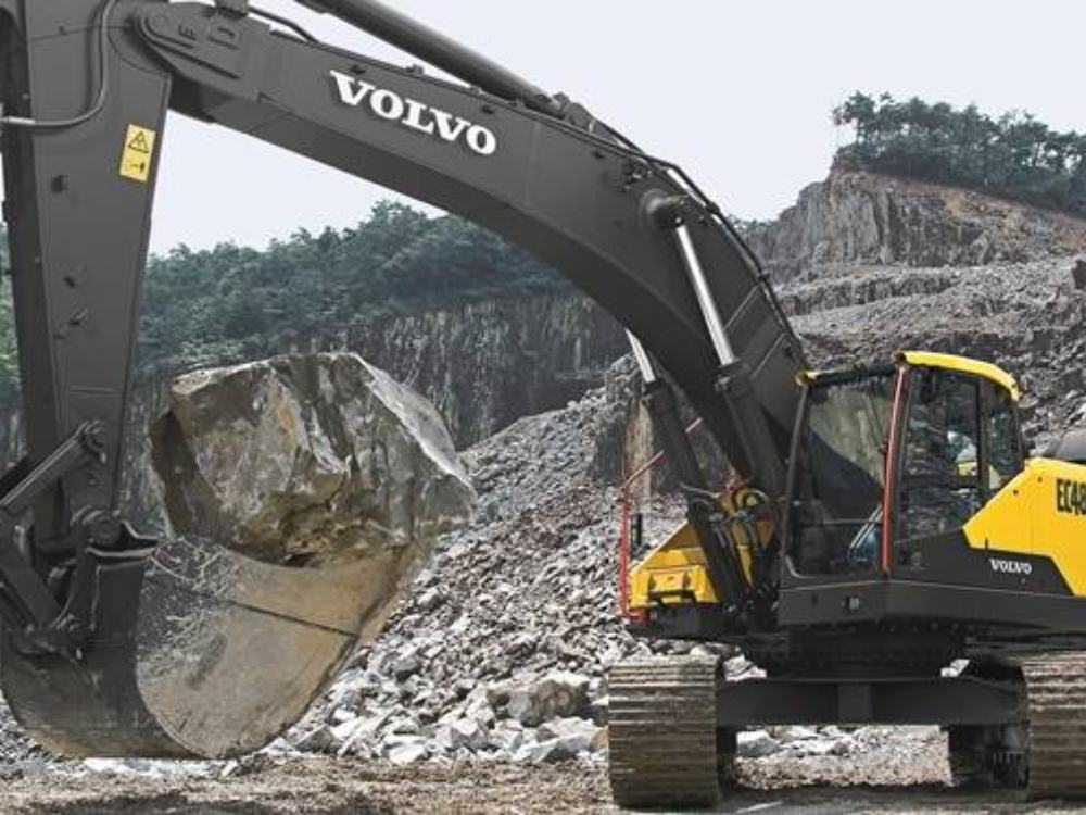 volvo-benefit-crawler-excavator-ec480-china-solid-stability-2324x1200_WH_1000x750px