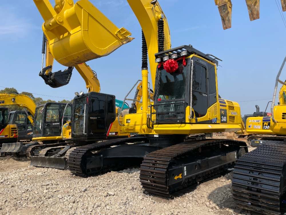 Used Komatsu 240-8 excavator No. 24316-2