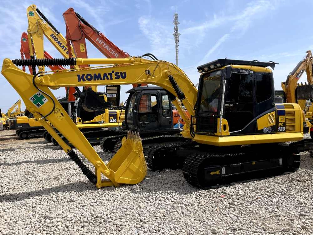 Komatsu 130-7 used excavator No. 24326-2