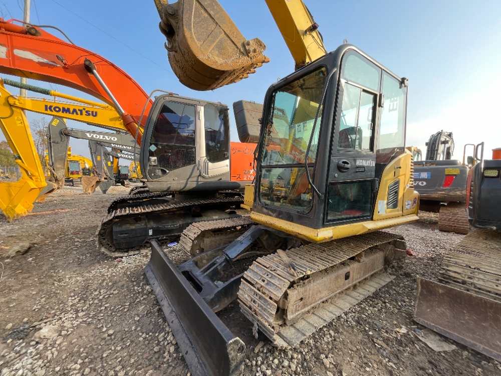 Used Komatsu PC70-8 excavator No. 2439-1