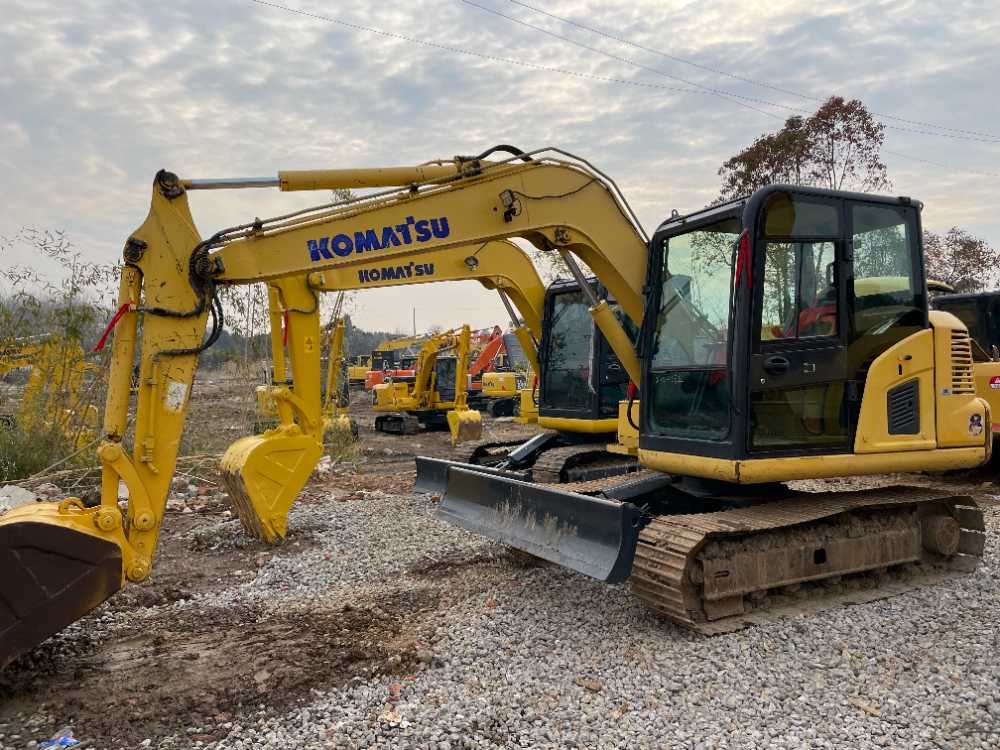 Used Komatsu PC70-8 excavator No. 2439-2