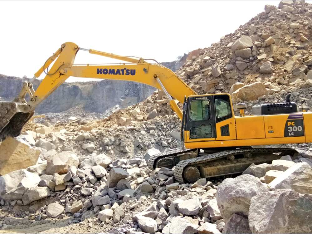 Komatsu PC300-7www.tdexcavator.com 2024-04-17-0_WH_1000x750px