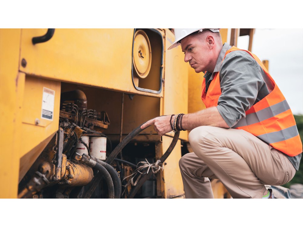 Used excavator maintenance_1000x750px.jpg