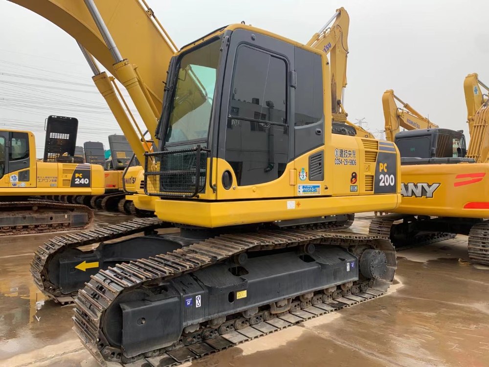 Used Komatsu PC200-8 excavator | No. 24513-1