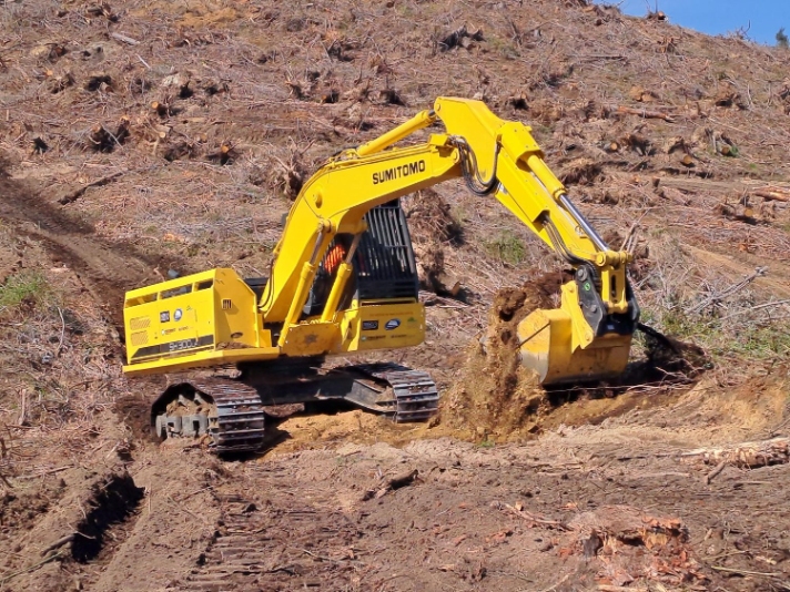 Sumitomo SH300-6 excavator_WH_712x534px.jpg