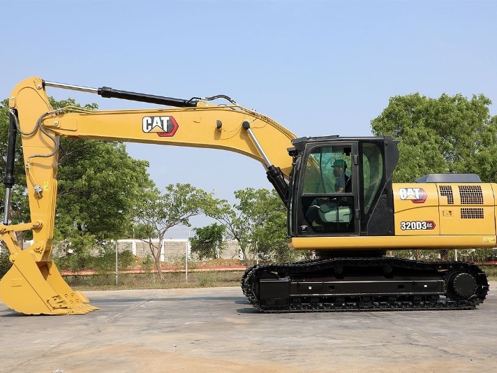 Used Caterpillar CAT320DGC_WH_712x534px.jpg