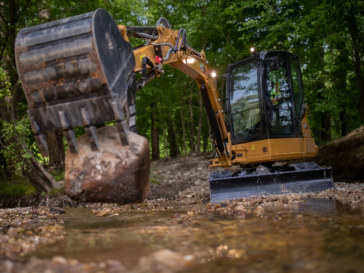 Caterpillar CAT304 excavator_WH_712x534px.jpg