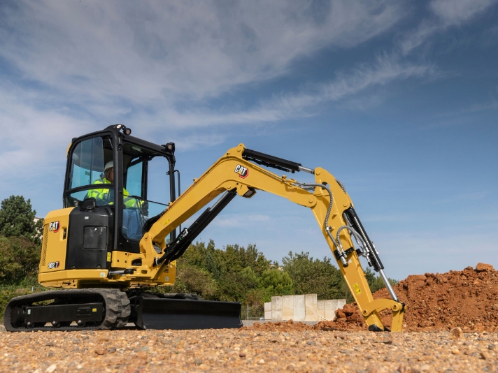 Caterpillar CAT302.7 CR excavator_WH_712x534px.jpg