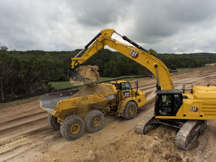 Caterpillar CAT352 Excavator_WH_712x534px.jpg