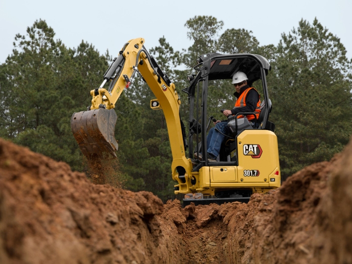 　　Caterpillar 301.7 excavator_WH_712x534px.jpg