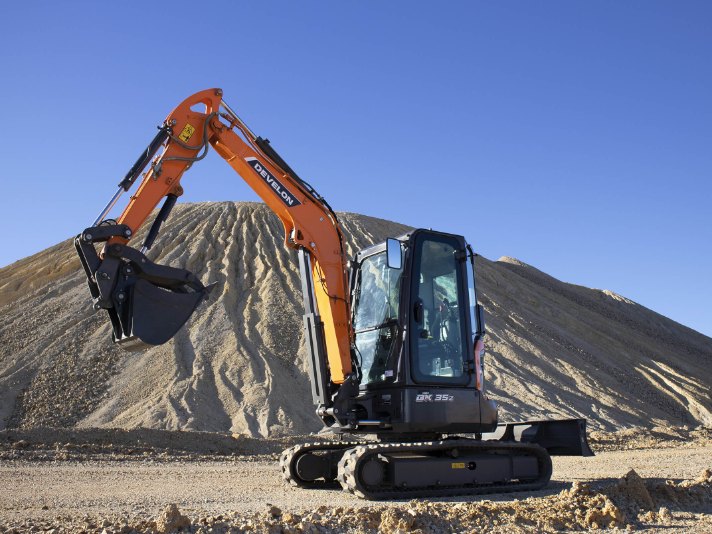 Tiedou DEVELON used excavator DX35Z_WH_712x534px.jpg