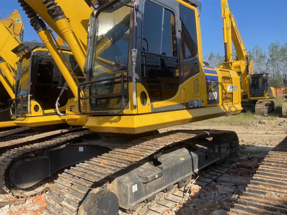 Komatsu PC200-8N1 used excavator No. 24926-2