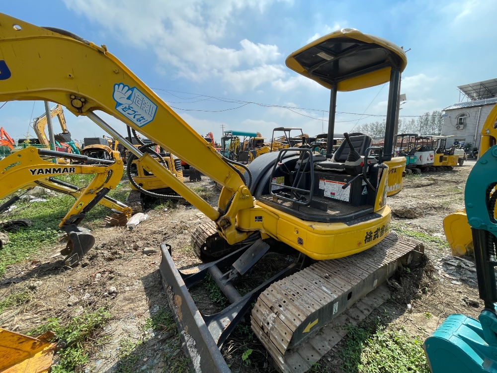 Komatsu PC40MR-3 used excavator | No. 24107-0